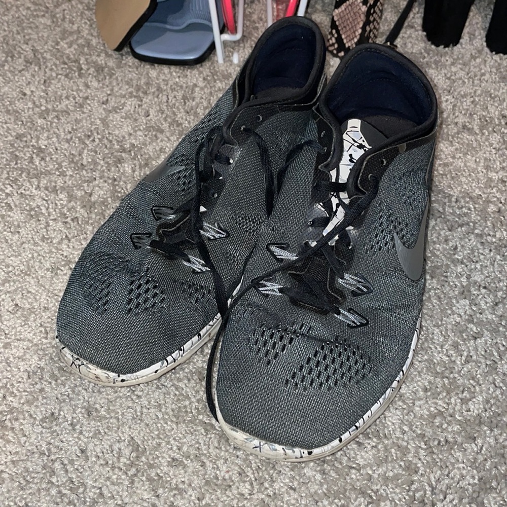 Nike women’s tennis shoes.